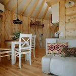 Jurta Na Wypasie - Luksusowy Namiot Z Widokiem Na Góry - Jacuzzi, Sauna, Split Ac, Private, Star View